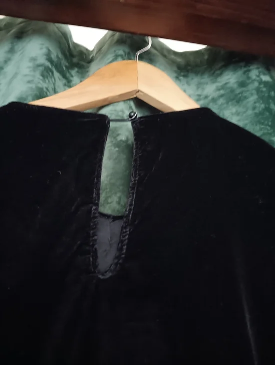 The Vampire’s Wife x H&M Black Velvet Bow Mini Dress M Long Sleeve Ruffle - Picture 4 of 7